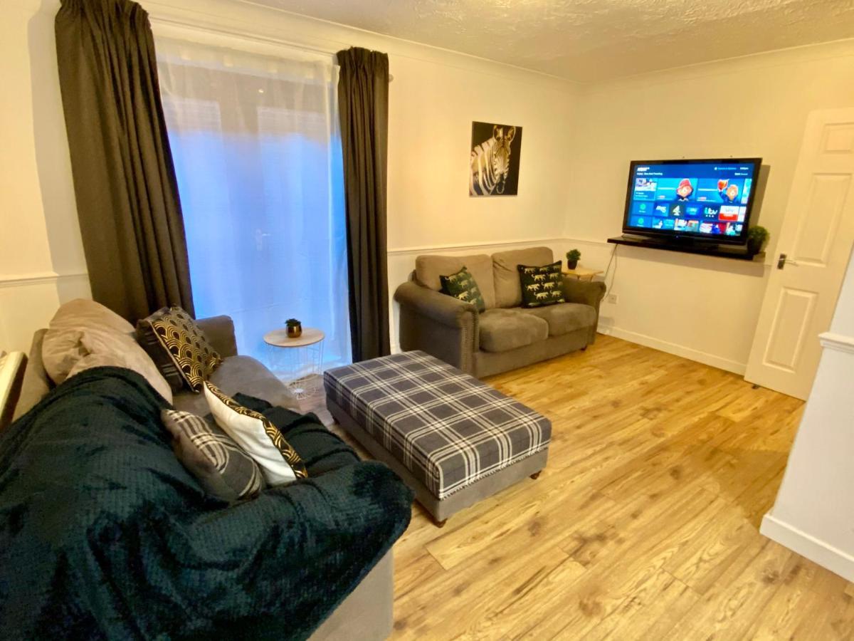 Easyrest Spalding - 4 Beds & Free Parking - Central & Modern Open Plan Apartment - Convenient Location Exterior photo