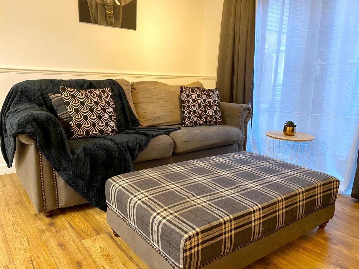 Easyrest Spalding - 4 Beds & Free Parking - Central & Modern Open Plan Apartment - Convenient Location Exterior photo
